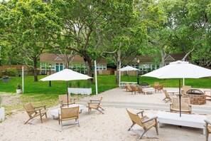 Exterior - Ruschmeyers  (Montauk)