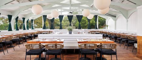 Dîner et brunch servis sur place