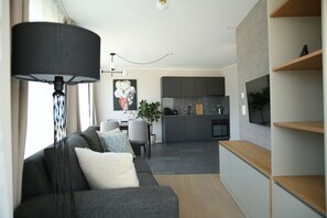 Comfort Apartment | Blackout drapes, soundproofing, iron/ironing board, free WiFi - Lamira Serviced Apartments Zurich City (Zürich)