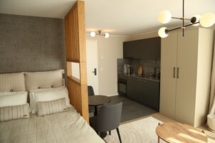 Cortinas blackout y sistema de insonorización 