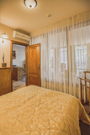 1 bedroom, iron/ironing board, WiFi, bed sheets