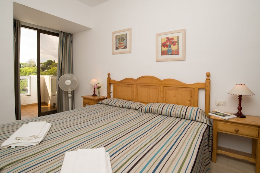 Apartment For 4 People Directly On The Beach In Cala D'or With Community Pool - Cala d'Or
