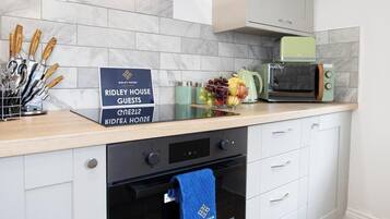 Cottage | Dapur pribadi | Microwave, oven, ketel listrik, dan pemanggang roti