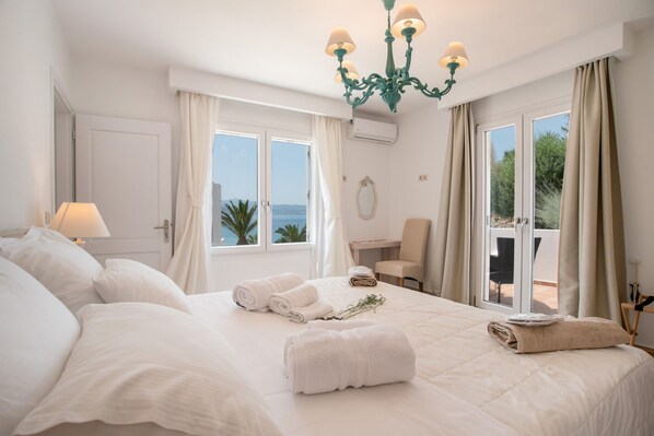 2 bedrooms, iron/ironing board, free WiFi, bed sheets - Villa 'Sofia' with Sea View, Wi-Fi and Air Conditioning (Naxos)