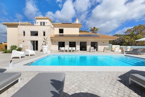 Pool - Holiday home ‘Soltroia Beach Court Villa’ with private heated pool, Wi-Fi and air conditioning (Soltroia)