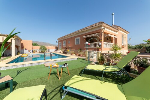 Holiday Home Villa Mansa with Mountain Views, Private Pool and Wi-Fi