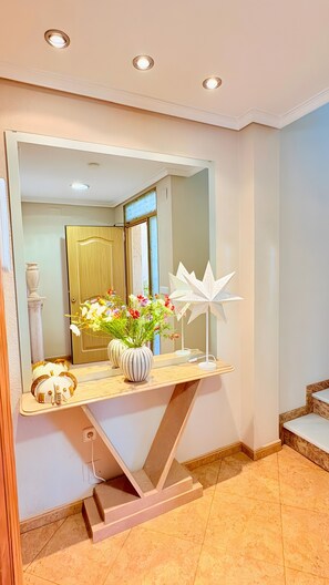 Interior - Holiday Home Villa Mansa with Mountain Views, Private Pool and Wi-Fi (Pechina)