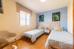 2 bedrooms, iron/ironing board, free WiFi, bed sheets