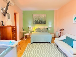 2 bedrooms, iron/ironing board, free WiFi, bed sheets - Holiday Home Villa Mansa with Mountain Views, Private Pool and Wi-Fi (Pechina)
