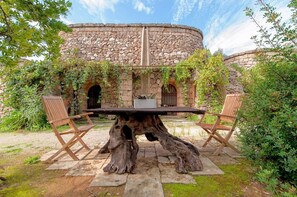 Outdoor dining - Villa "Tia Maria Country Inn - exclusive" with Pool, Garden & Wi-Fi (Racale)