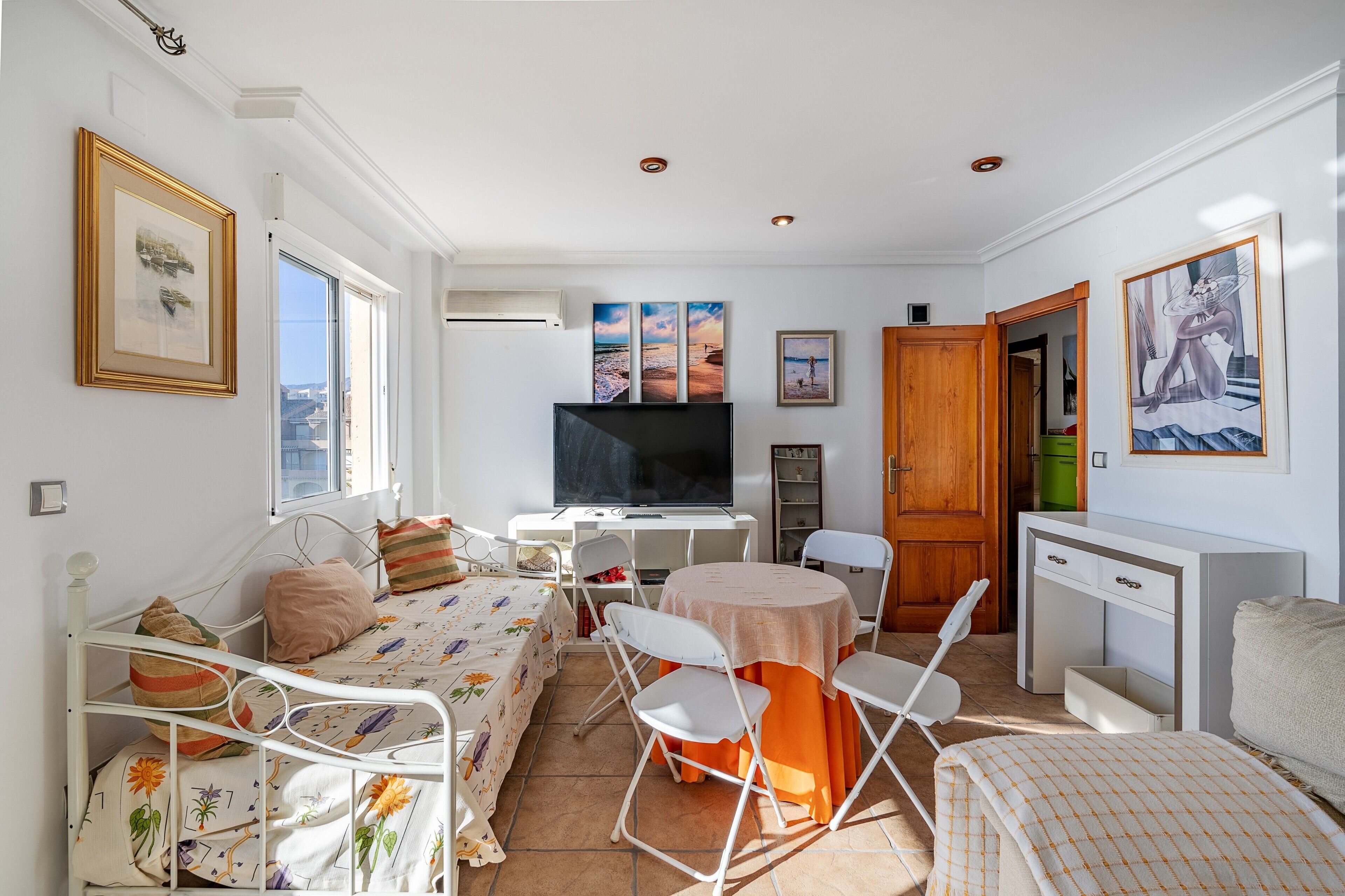 2 makuuhuonetta, ilmainen Wi-Fi, vuodevaatteet