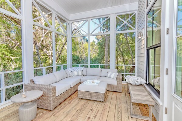 TV - Say Knot on Call to your dream Bald Head Island vacation retreat! (Bald Head Island)