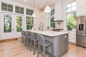 Fridge, microwave, oven, stovetop - Say Knot on Call to your dream Bald Head Island vacation retreat! (Bald Head Island)