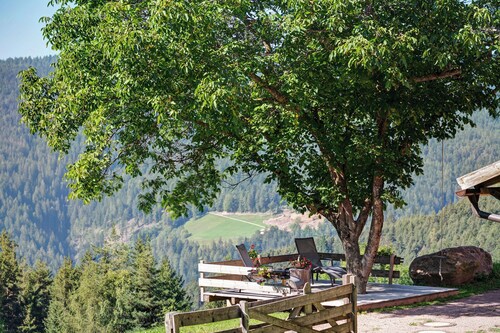 Ferienhaus 'Tholerhof' mit privater Terrasse, privatem Garten und WLAN