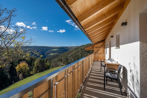 Ferienhaus 'Tholerhof' mit privater Terrasse, privatem Garten und WLAN