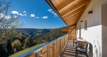 Ferienhaus 'Tholerhof' mit privater Terrasse, privatem Garten und WLAN