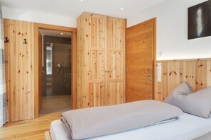 3 habitaciones, wifi gratis, ropa de cama y acceso para silla de ruedas 