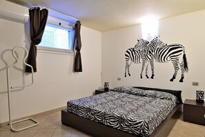 4 bedrooms, bed sheets