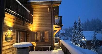 Luxury chalet with Terrace with Mountain View and Wi-Fi