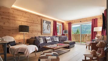 Televisión y chimenea