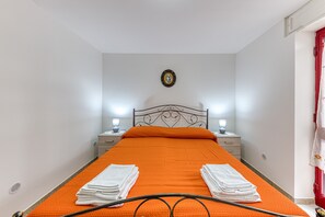 2 bedrooms, iron/ironing board, bed sheets - Apartment "Pilella" close to the Sea with Private Terrace & A/C (alliste)