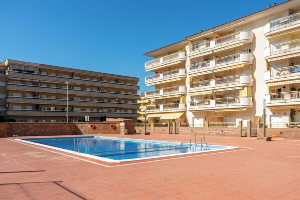 Pool - Apartment "Blanes" close to the Sea with Shared Pool (Blanes)
