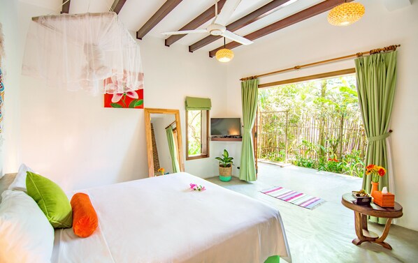 3 bedrooms, in-room safe, WiFi, bed sheets
