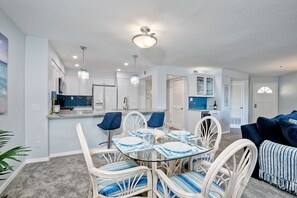 Dining - Ocean View, Pool, Hot Tub, Steps To Pier, Gated (Oceanside)