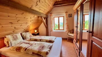 4 habitaciones, escritorio, tabla de planchar con plancha y wifi gratis