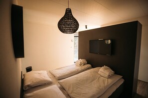 1 bedroom, desk, travel crib, free WiFi