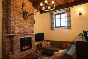 Smart TV y chimenea 