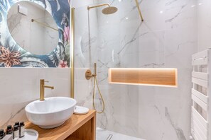 Bathroom - Bohemian 1BR Apartment in Athens (Athens)