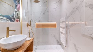 Standard Apartment | Bathroom - Bohemian 1BR Apartment in Athens (Athens)