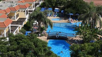 Piscina interna, piscina externa