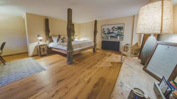 Premium Double Room, Courtyard View | Premium bedding, individually decorated, individually furnished