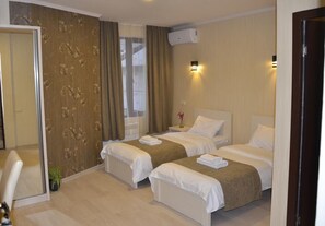 Room - Tiflis Hotel (Tbilisi)