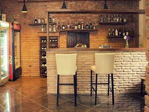 Bar (in der Unterkunft)