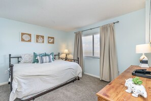 3 Schlafzimmer, Reisekinderbett, WLAN, BettwÀsche