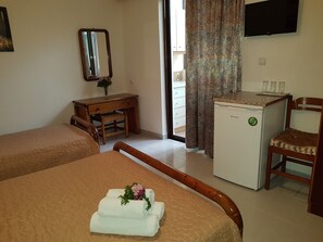 1 bedroom, iron/ironing board, free WiFi, bed sheets - Georgia Old Town Apartments - Triple Room (N.2), Georgia Old Town Apartments Rhodes (Ρόδος,)