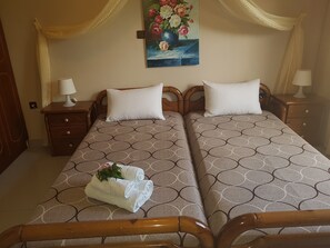 1 slaapkamer, een strijkplank/strijkijzer, gratis wifi, beddengoed