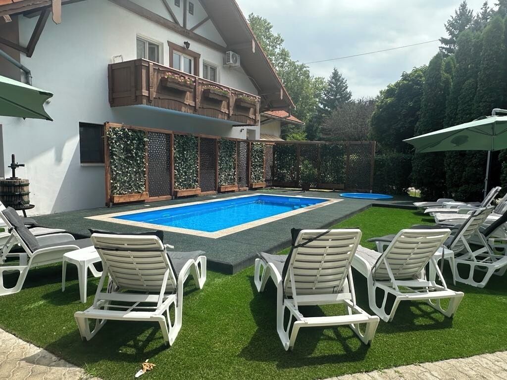 Seasonal outdoor pool