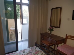 1 bedroom, iron/ironing board, free WiFi, bed sheets - Georgia Old Town Apartments - Double Room (N.8), Georgia Old Town Apartments Rhodes (Ρόδος,)