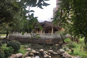 Property grounds - Xiao Jing Hotel (Anji)