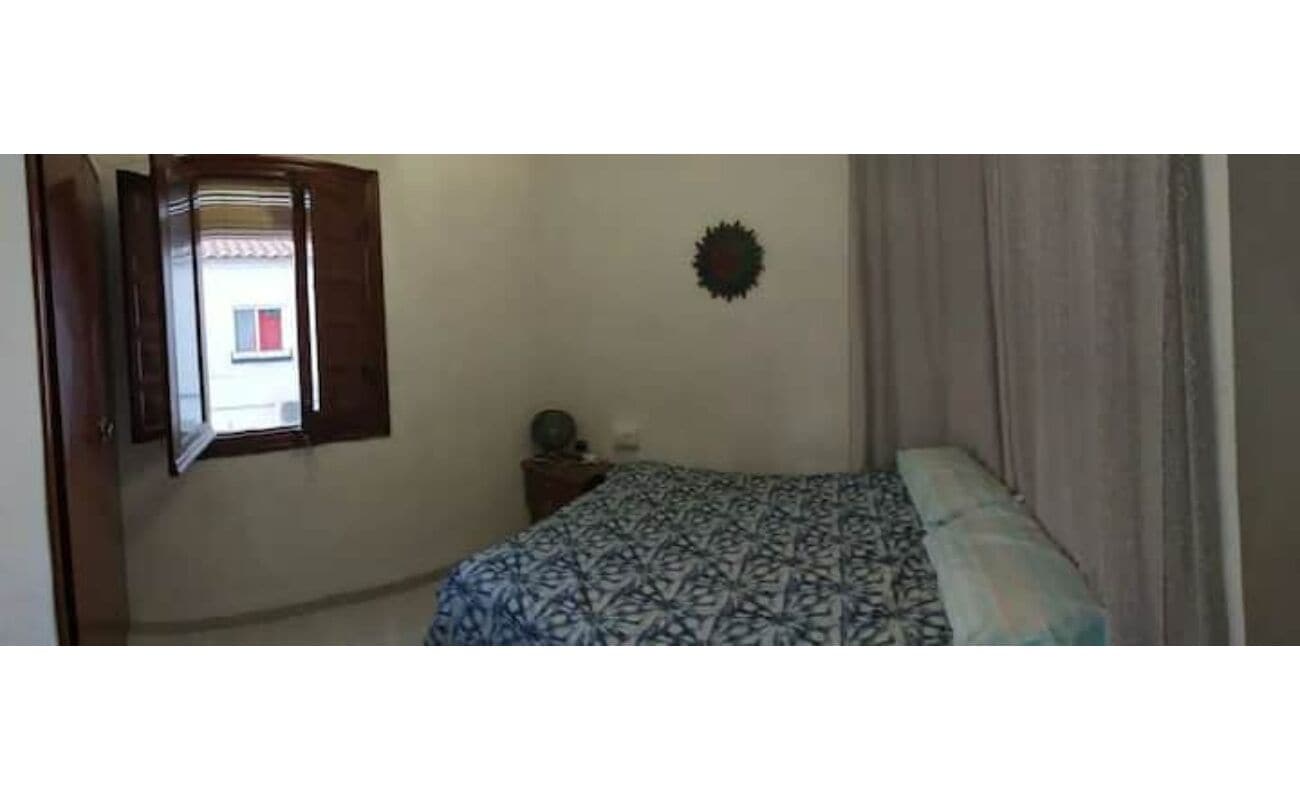 3 slaapkamers, een strijkplank/strijkijzer, gratis wifi, beddengoed