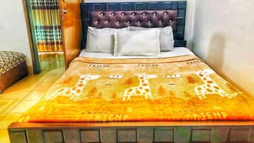 Kamar Single Deluks, Boleh Merokok, kamar mandi pribadi | 2 kamar tidur, bantalan ekstra lembut, dan ruang kerja ramah laptop