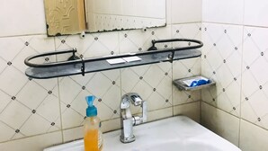 シャワー、レインフォールシャワー、デザイナーバスアメニティ、タオル