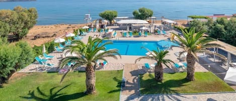 Piscina externa sazonal