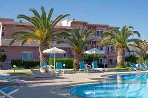 Außenpool (je nach Saison geöffnet)