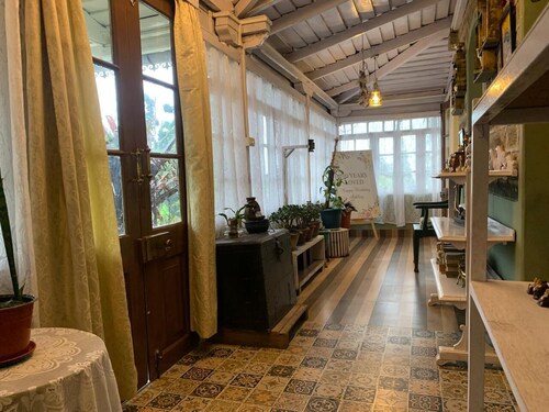 Rose Villa British Colonial Heritage Bungalow, Takdah