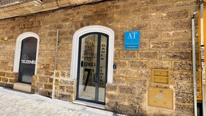 Fachada de la propiedad